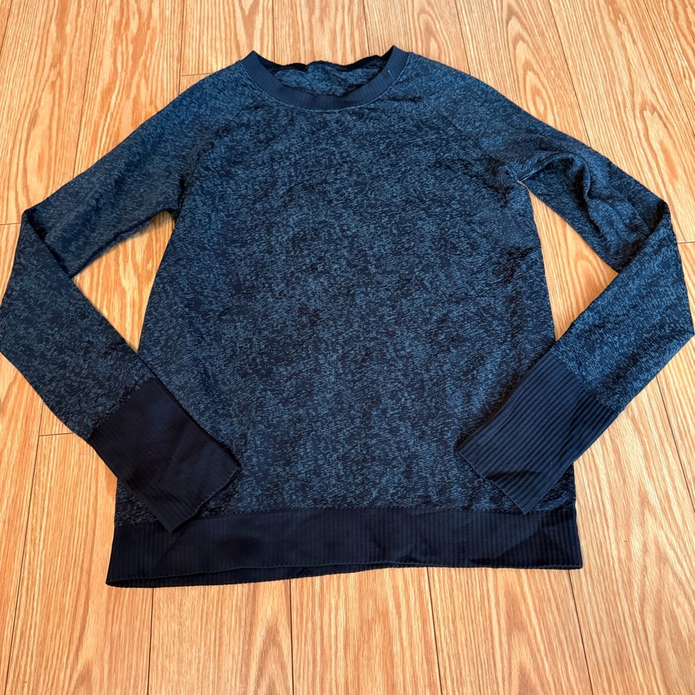 Lululemon Swiftly Breathe Long Sleeve size 6